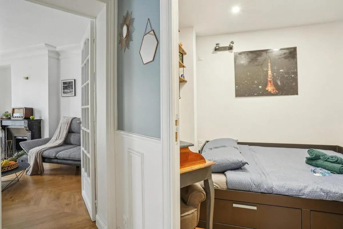 Magnifique Appartement Au Coeur Du Xviiieme Paris France